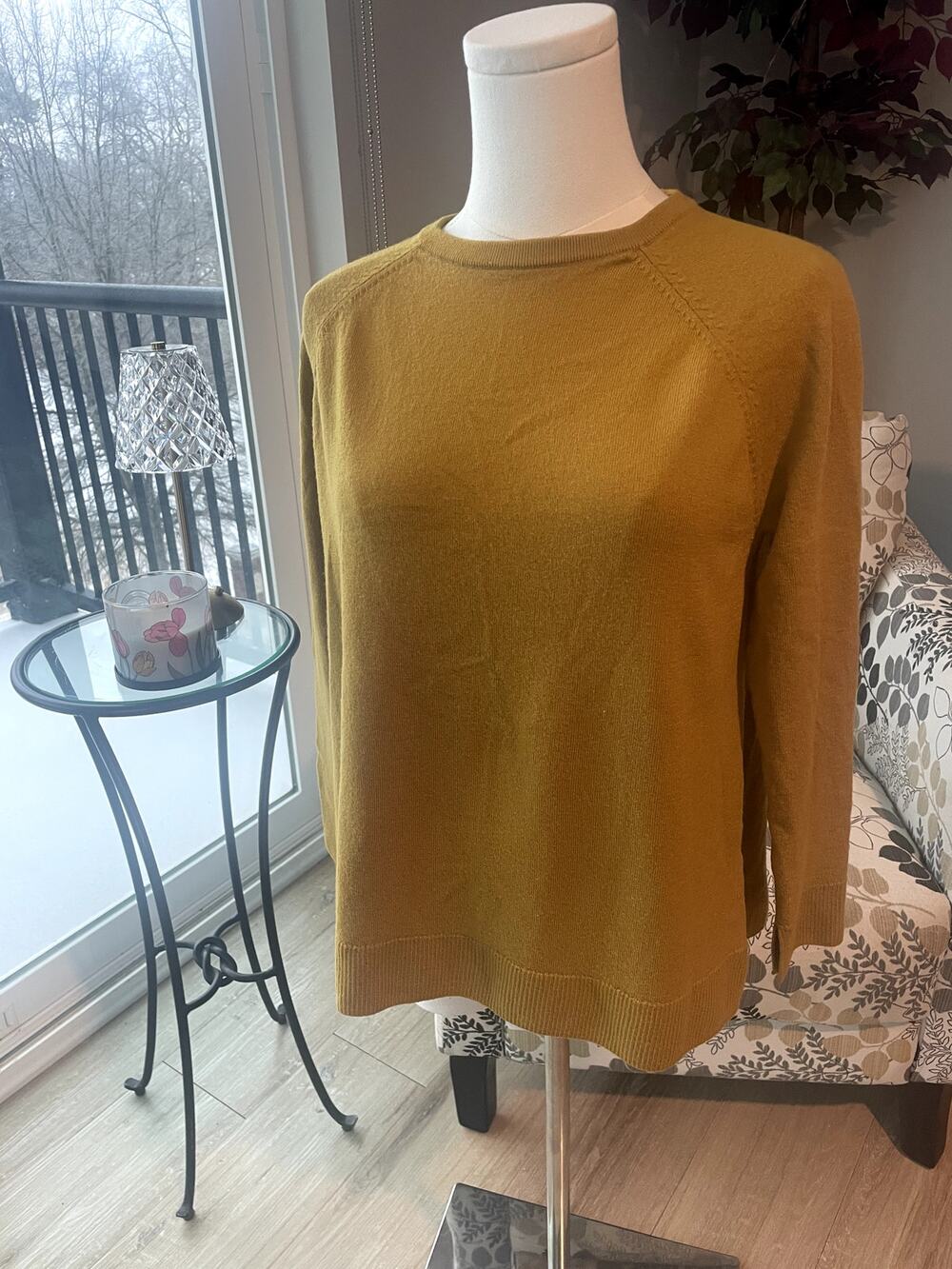 Hatch Gold 100% Merino Wool Crew Neck Sweater Sz M